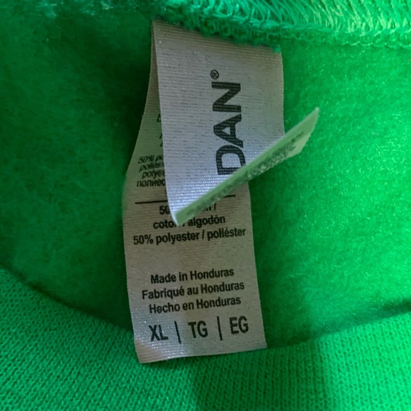 Green Unisex Irish Print Comfy Crew Neck Sweatshirt XL NWOT - Picture 7 of 11